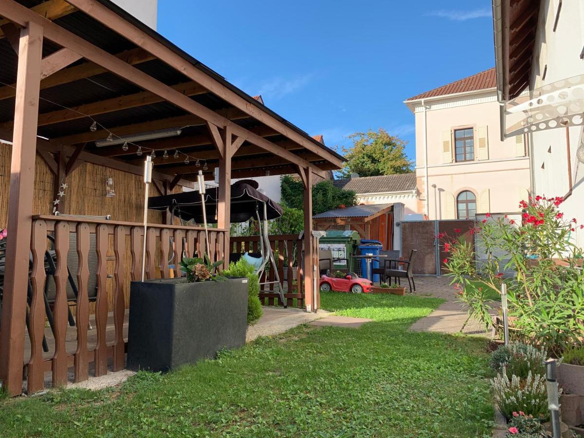 Fachwerkhaus In Ruhiger Altstadt By Rabe - Free Netflix & Eigene Terrasse カールスルーエ エクステリア 写真