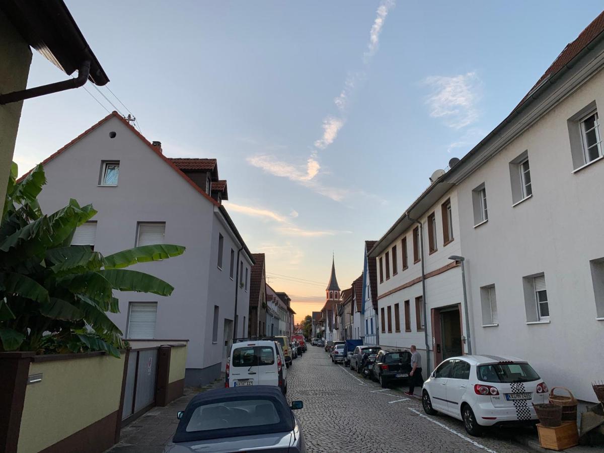 Fachwerkhaus In Ruhiger Altstadt By Rabe - Free Netflix & Eigene Terrasse カールスルーエ エクステリア 写真